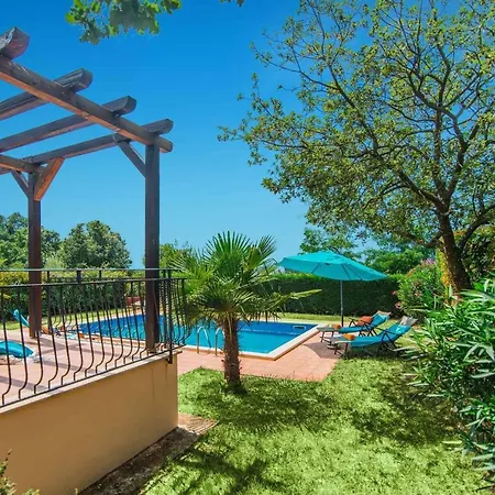 Holiday In Tar Porec Istrien 41772 펜션 Tar-Vabriga